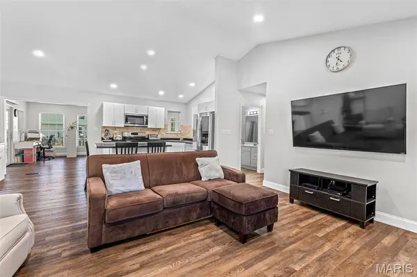 30 Elk DR, Farmington, MO 63640