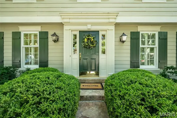816 Twin Pine DR, Kirkwood, MO 63122