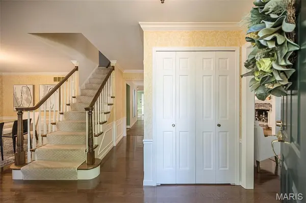816 Twin Pine DR, Kirkwood, MO 63122