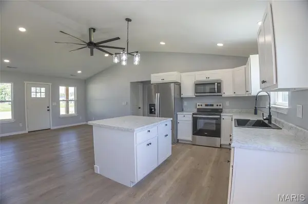 601 S Oak ST, Vandalia, MO 63382