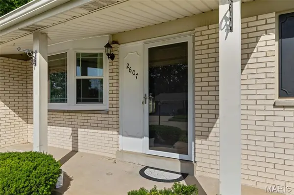 2607 Camino DR, Unincorporated, MO 63125