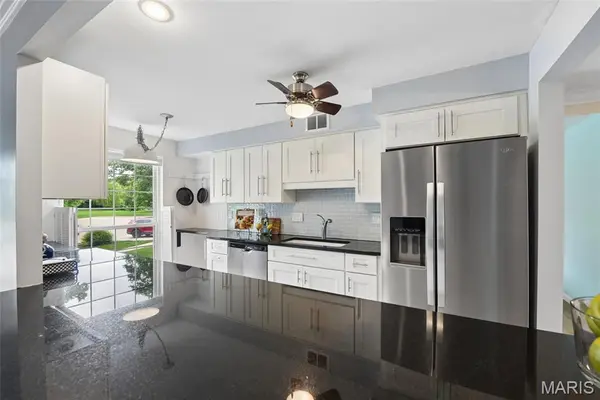 1525 Hampton Hall DR #7, Chesterfield, MO 63017