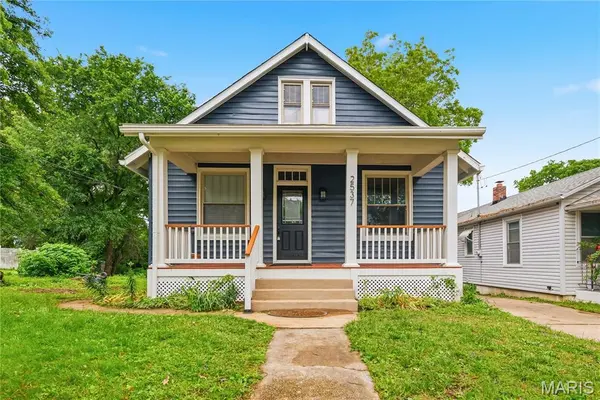 2537 Bredell AVE, Maplewood, MO 63143