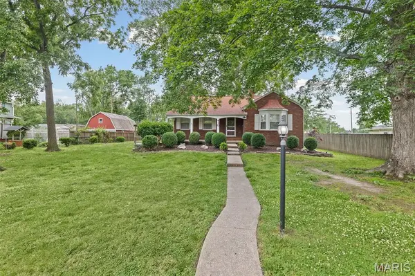 410 S Brookside ST, Centralia, IL 62801