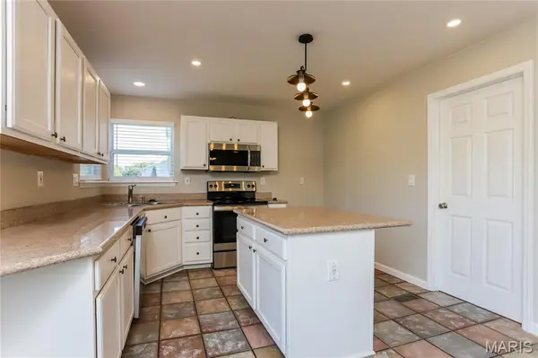 519 Great Oaks Meadow DR, Wentzville, MO 63385
