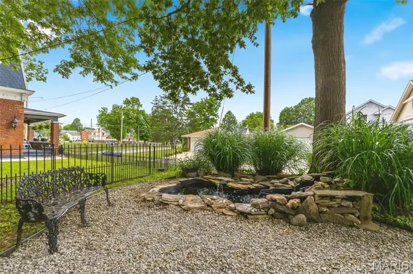 404 E Centerville RD, Columbia, IL 62236