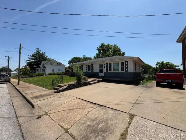 736 W 5th ST, Washington, MO 63090