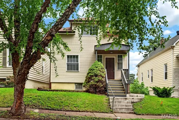 4739 Hummel AVE, St Louis, MO 63116