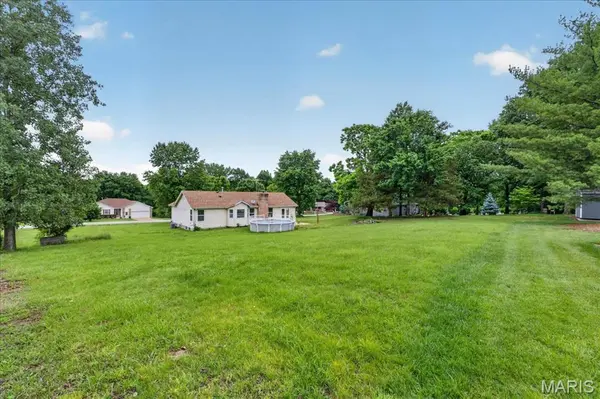 1942 Kesha CT, Pacific, MO 63069
