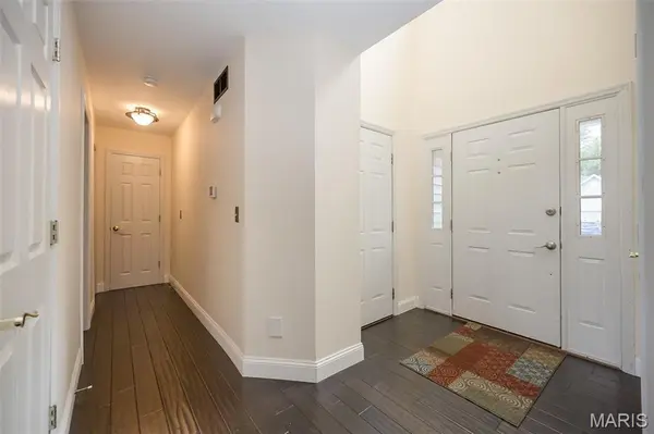 325 Valparaiso CT, Valley Park, MO 63088