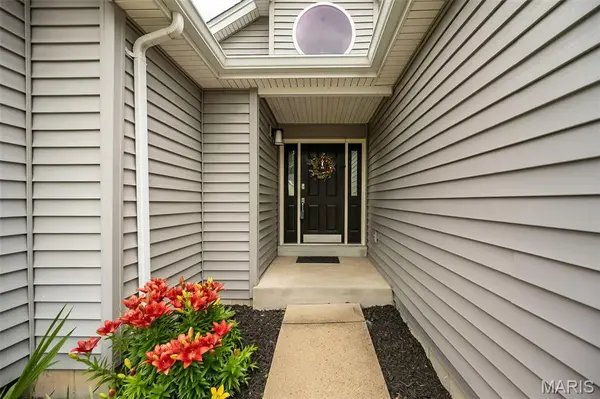 325 Valparaiso CT, Valley Park, MO 63088