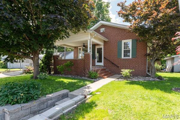 100 W 3rd ST, Hartford, IL 62048