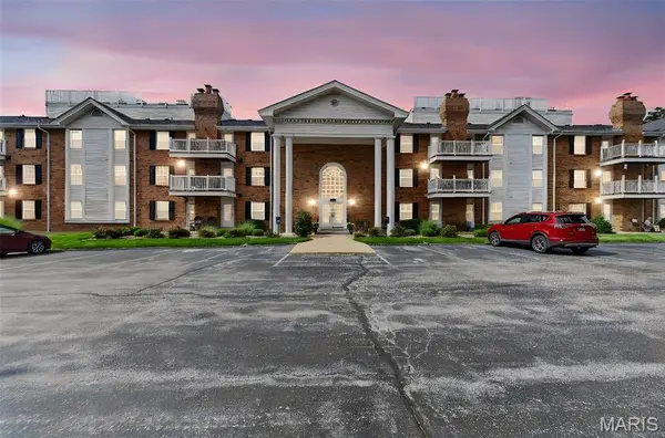 312 Clayton Crossing DR #204, Ellisville, MO 63011