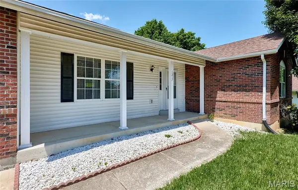 1217 White Oak CT, Troy, MO 63379