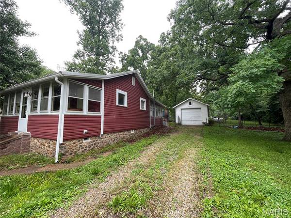 567 N Lakeshore DR, Bismarck, MO 63624