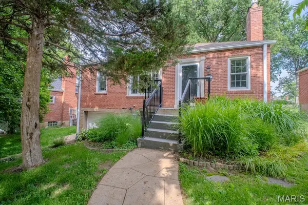 1518 Salem Hills DR, St Louis, MO 63119