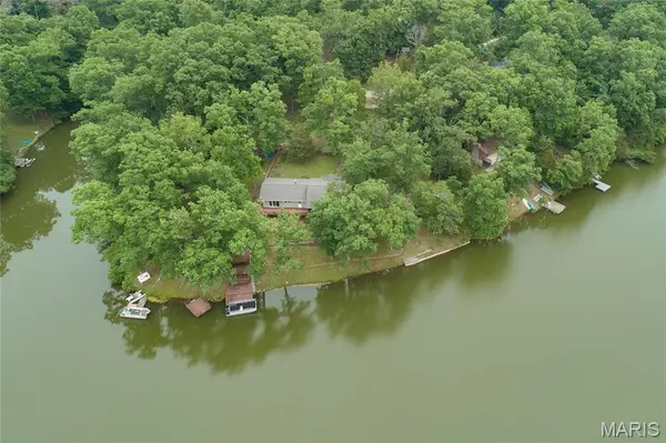 13764 E Sunrise Lake DR, De Soto, MO 63020