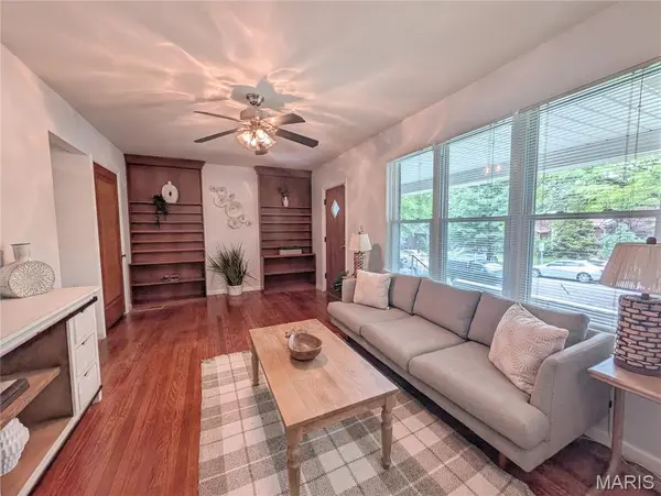 4043 McDonald AVE, St Louis, MO 63116