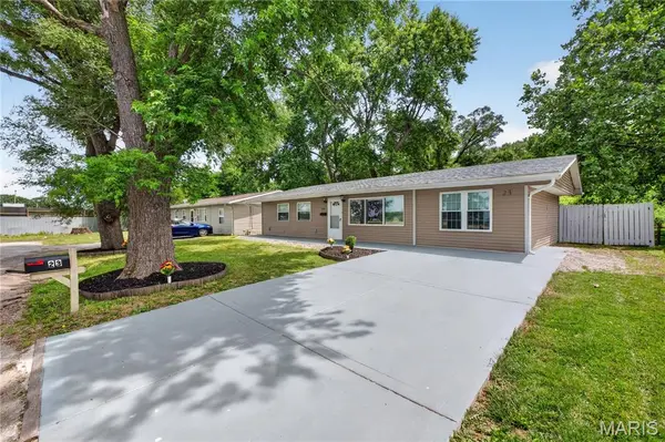 23 Hanover LN, Cahokia, IL 62206