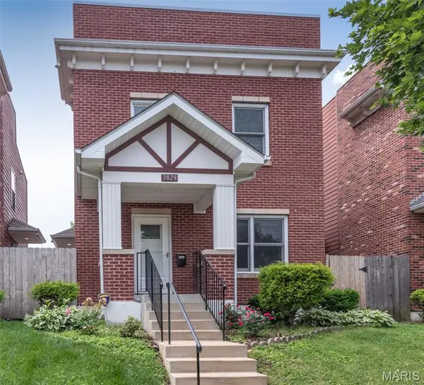 3828 McRee AVE, St Louis, MO 63110