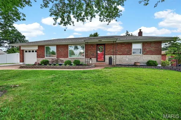 10020 Jeffleigh LN, St Louis, MO 63123