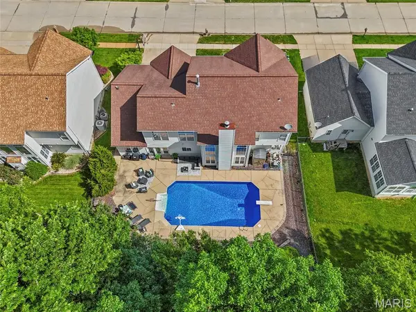 2168 Avalon View DR, Fenton, MO 63026