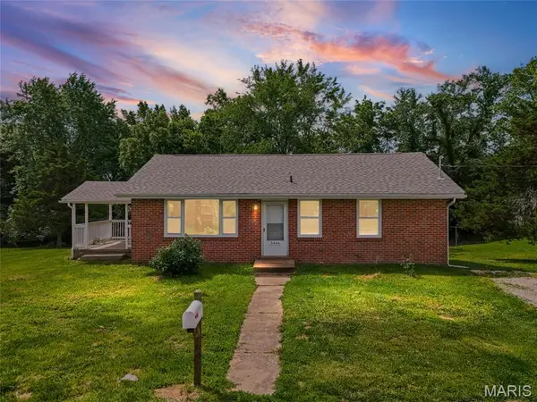 5444 Donald DR, High Ridge, MO 63049