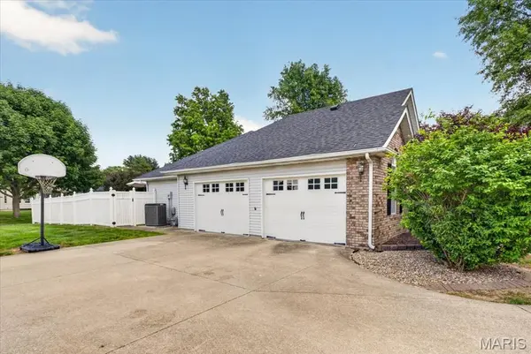 306 Marty Graten CT, Hamel, IL 62046