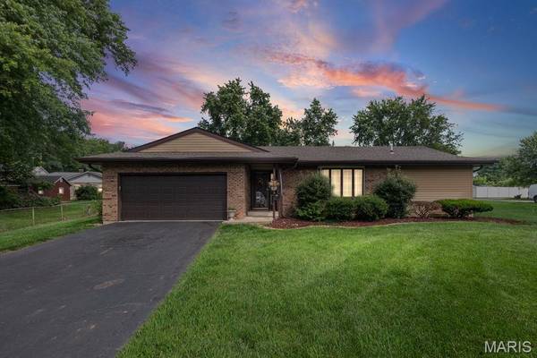 46 Belle Crest DR, Belleville, IL 62221