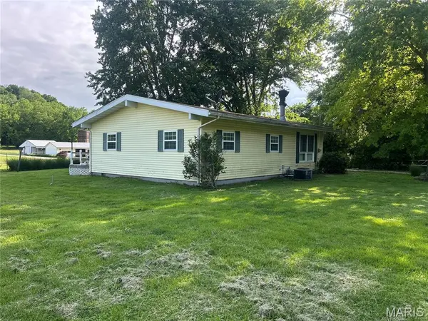 88 State, Eldred, IL 62027