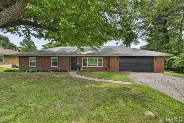 2404 Vandalia ST, Collinsville, IL 62234