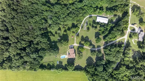 125 Rolling Acres LN, Hillsboro, MO 63050