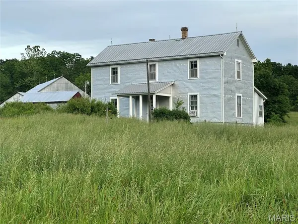 785 Buck Holler LN, Loose Creek, MO 65016