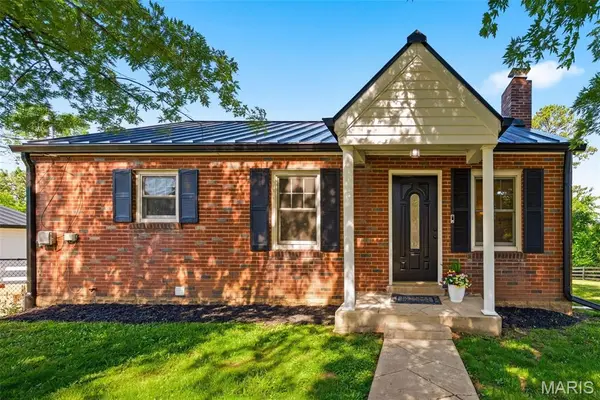 2655 Ridge DR,  High Ridge,  MO 63049