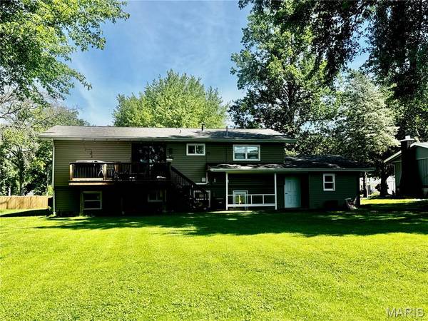 1300 Chestnut ST, Greenville, IL 62246
