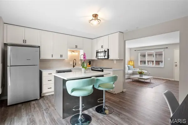 10602 Carroll Wood WAY, St Louis, MO 63128