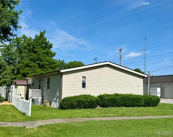 107 S 3rd ST, Baldwin, IL 62217