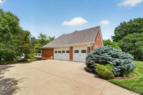 14833 Brook Hill DR, Chesterfield, MO 63017