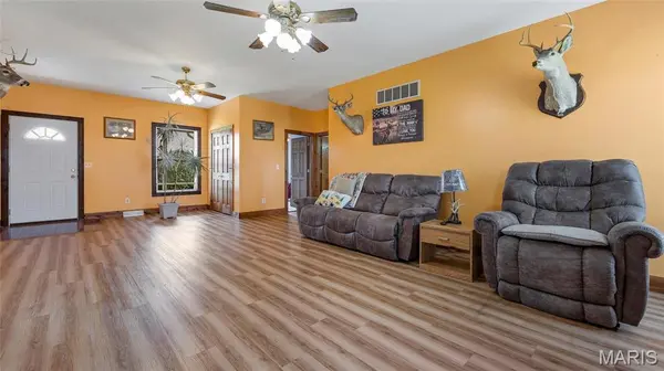 19220 Pike 459, Curryville, MO 63339
