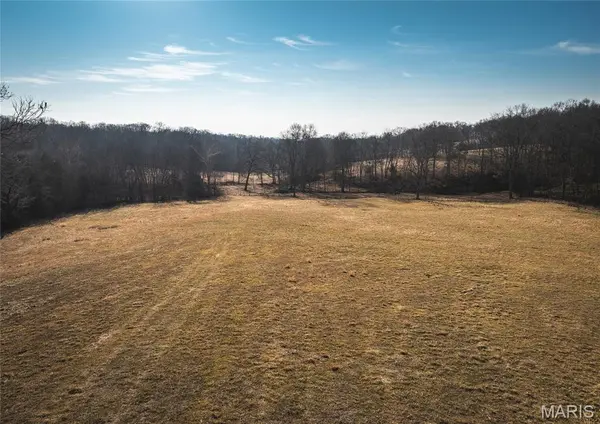 000 Trachsel Ln, Holts Summit, MO 65043