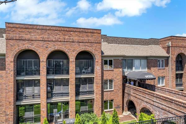 14300 Conway Meadows CT #303, Chesterfield, MO 63017