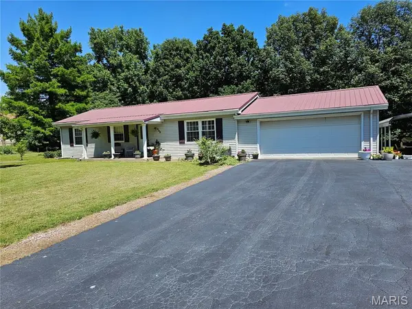 908 S Eighth St, Coulterville, IL 62237