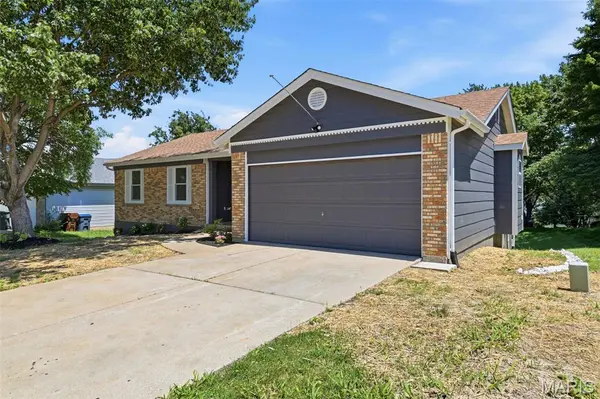 57 Valley View DR, St Peters, MO 63376