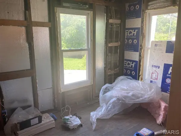 3914 N Hanley RD, Normandy, MO 63121