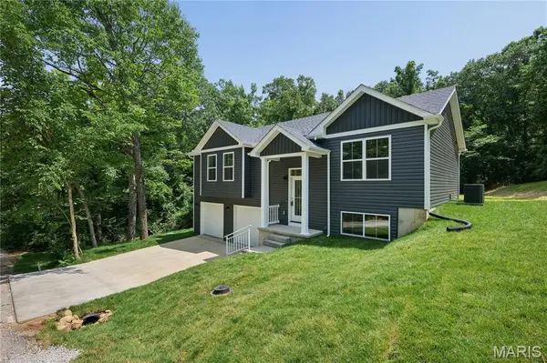2942 Marathon DR, De Soto, MO 63020