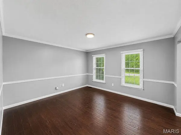 1208 Chateau Woods DR, St Louis, MO 63135