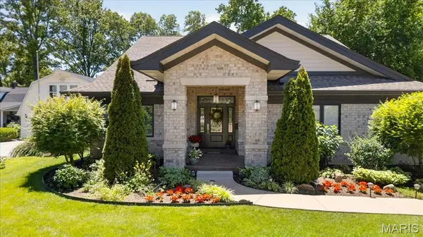 214 E Glendale RD, Webster Groves, MO 63119