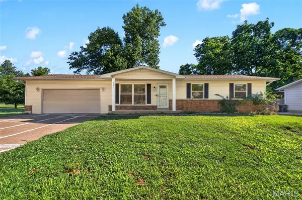 2324 Boeing DR, Arnold, MO 63010