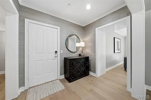 40 Brighton WAY #1S, Clayton, MO 63105