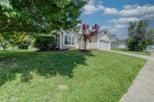 14303 Jamestown Bay DR, Florissant, MO 63034